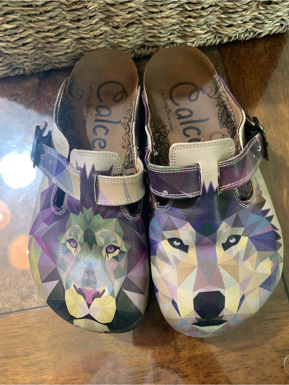 Womens Rare & Unique Purple Geometric Wolf/Lion Slip-On Clogs - GUC